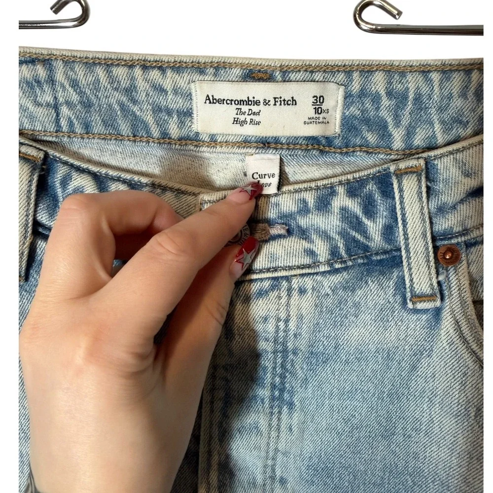 Abercrombie Fitch Curve Love The Dad‎ Jeans Light Wash Cutout High Rise 30 Short